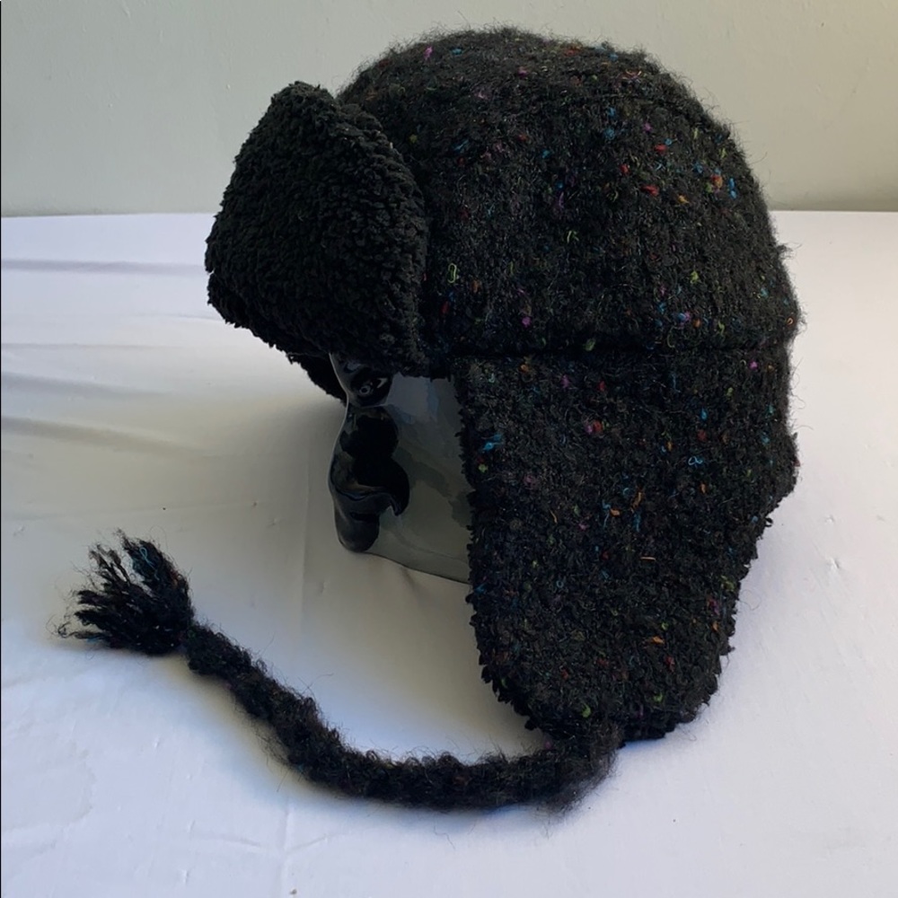Trapper Hat . - Picture 2 of 7